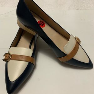 Cole Haan Leather Flats SZ 10
